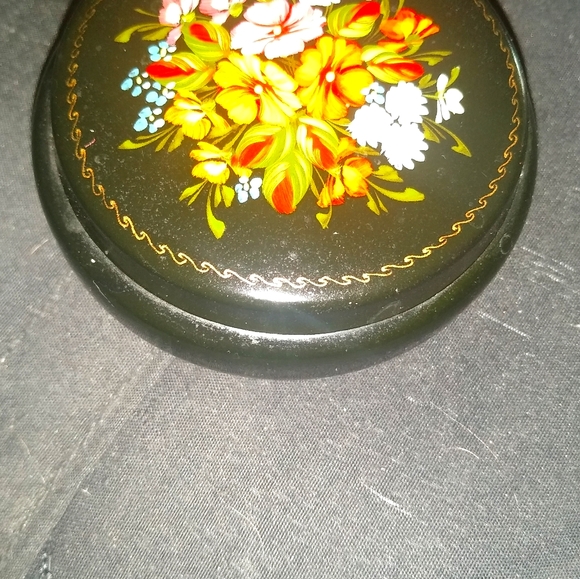 Hand Painted Russian Trinket box - Picture 4 of 6